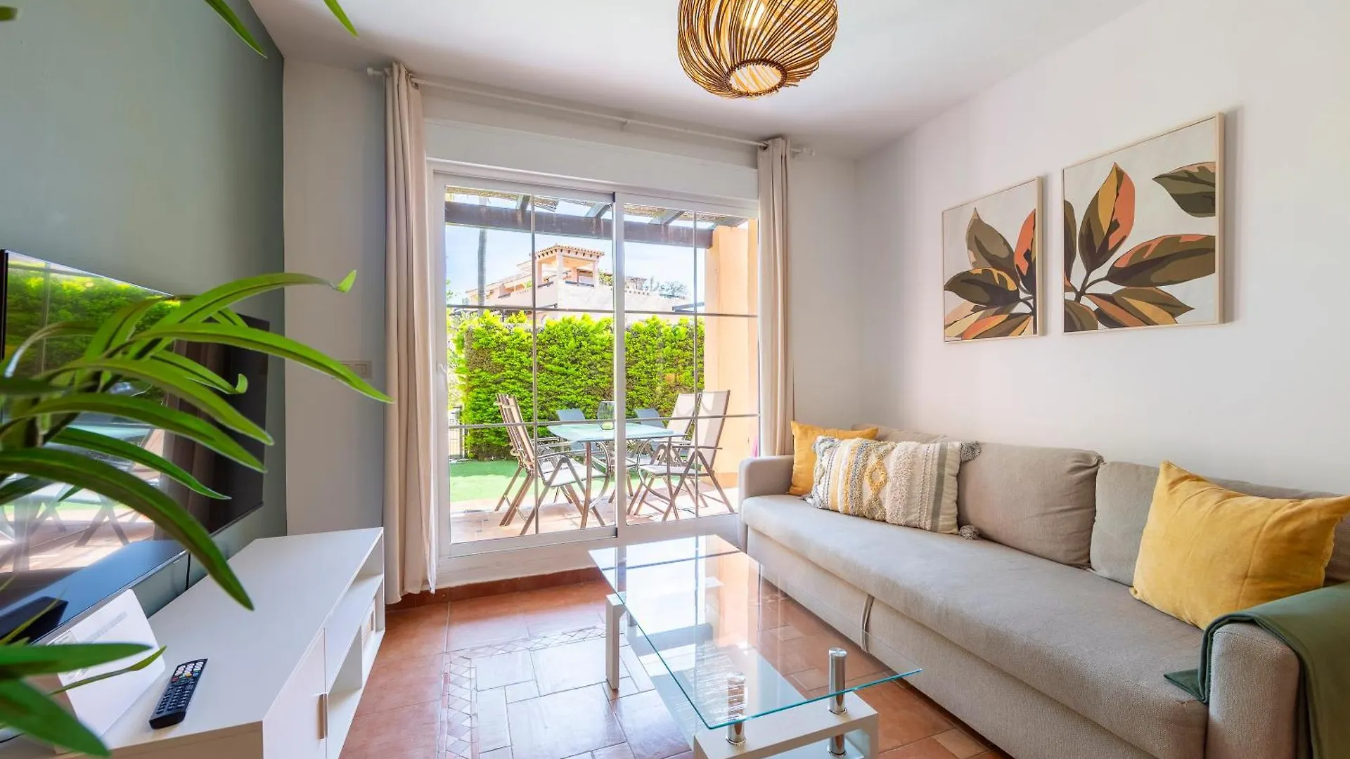 Jardin Privado # Netflix # Playa A 8Min # Wifi # Familia # Apartamento Vera Apartment