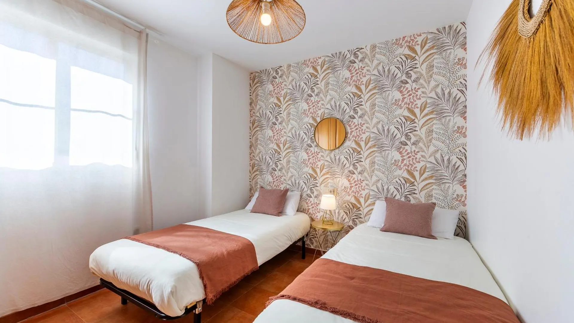 Jardin Privado # Netflix # Playa A 8Min # Wifi # Familia # Apartamento Vera Apartment