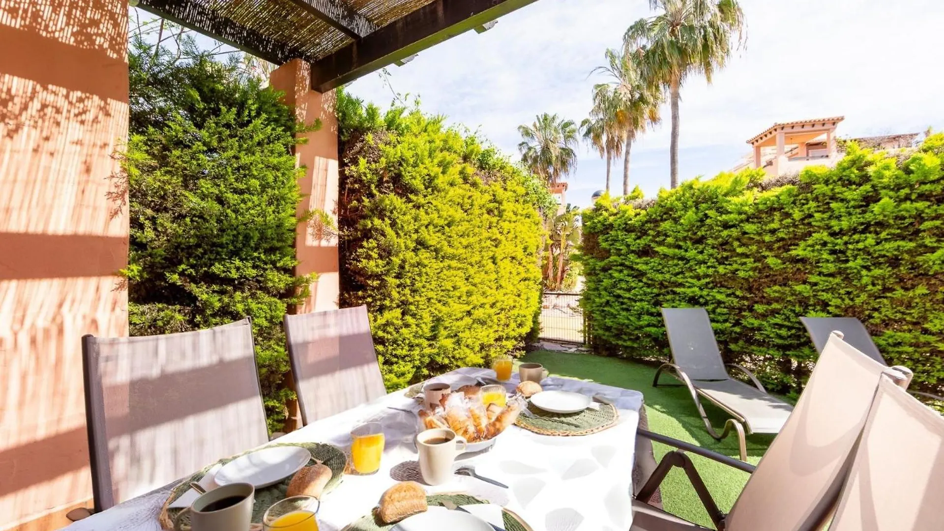 Jardin Privado # Netflix # Playa A 8Min # Wifi # Familia # Apartamento Vera 0*,