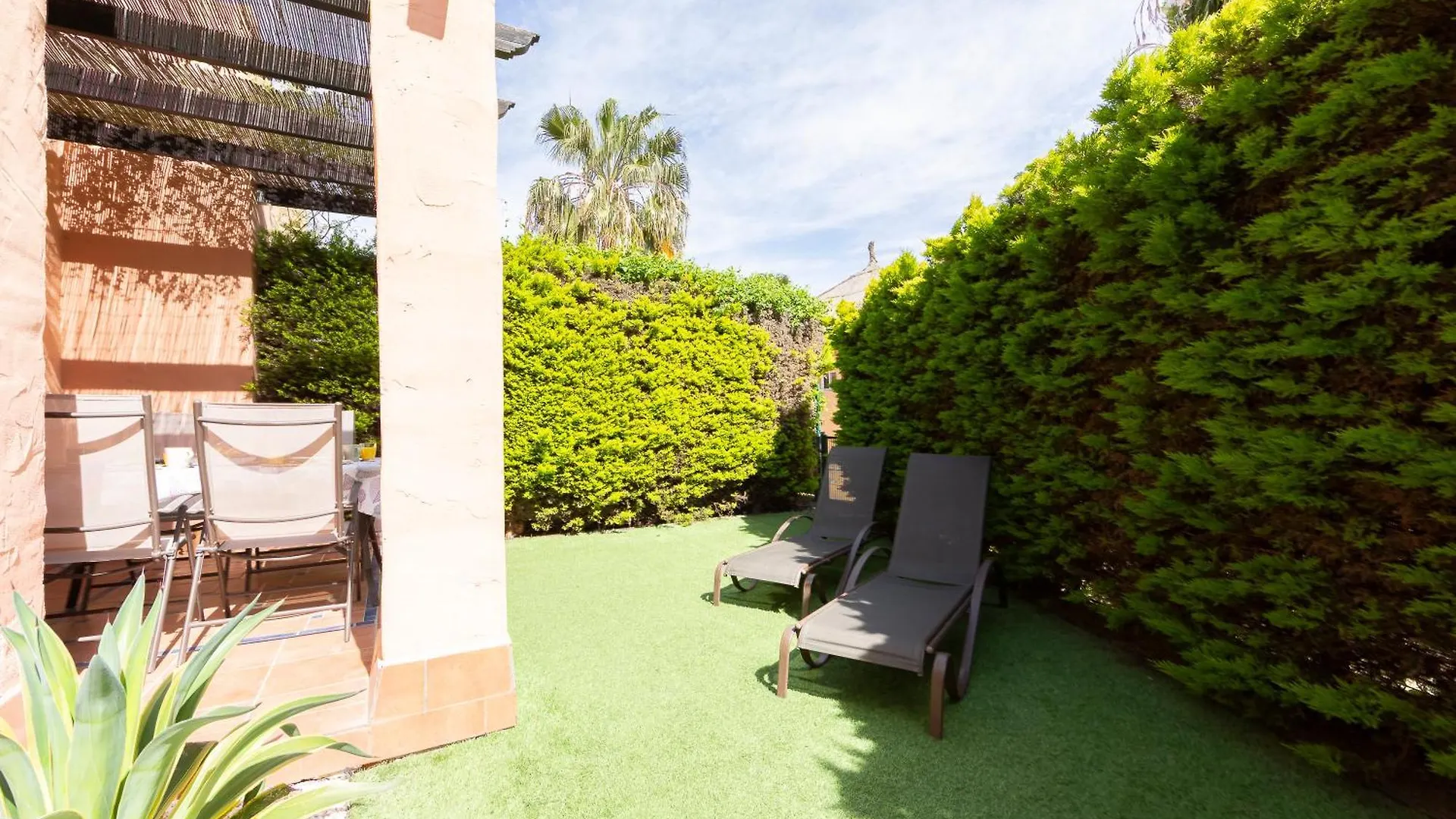 Jardin Privado # Netflix # Playa A 8Min # Wifi # Familia # Apartamento Vera